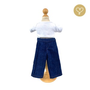 T-Shirt weiß und dunkelblaue Jeans