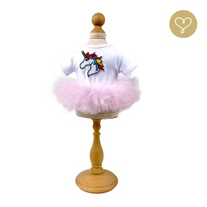 Rosa Tüllrock und ein Shirt mit Einhorn